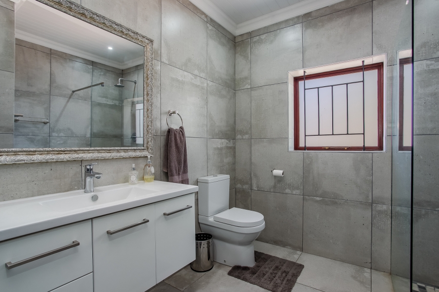5 Bedroom Property for Sale in Windmeul Western Cape